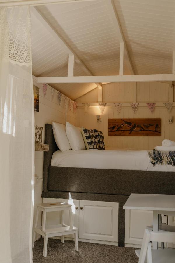 Bed and breakfast Little England Retreats - Cottage, Yurt And Shepherd Huts Othery