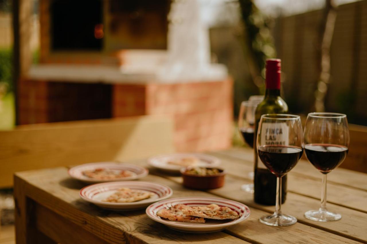 Little England Retreats - Cottage, Yurt And Shepherd Huts Bed and breakfast