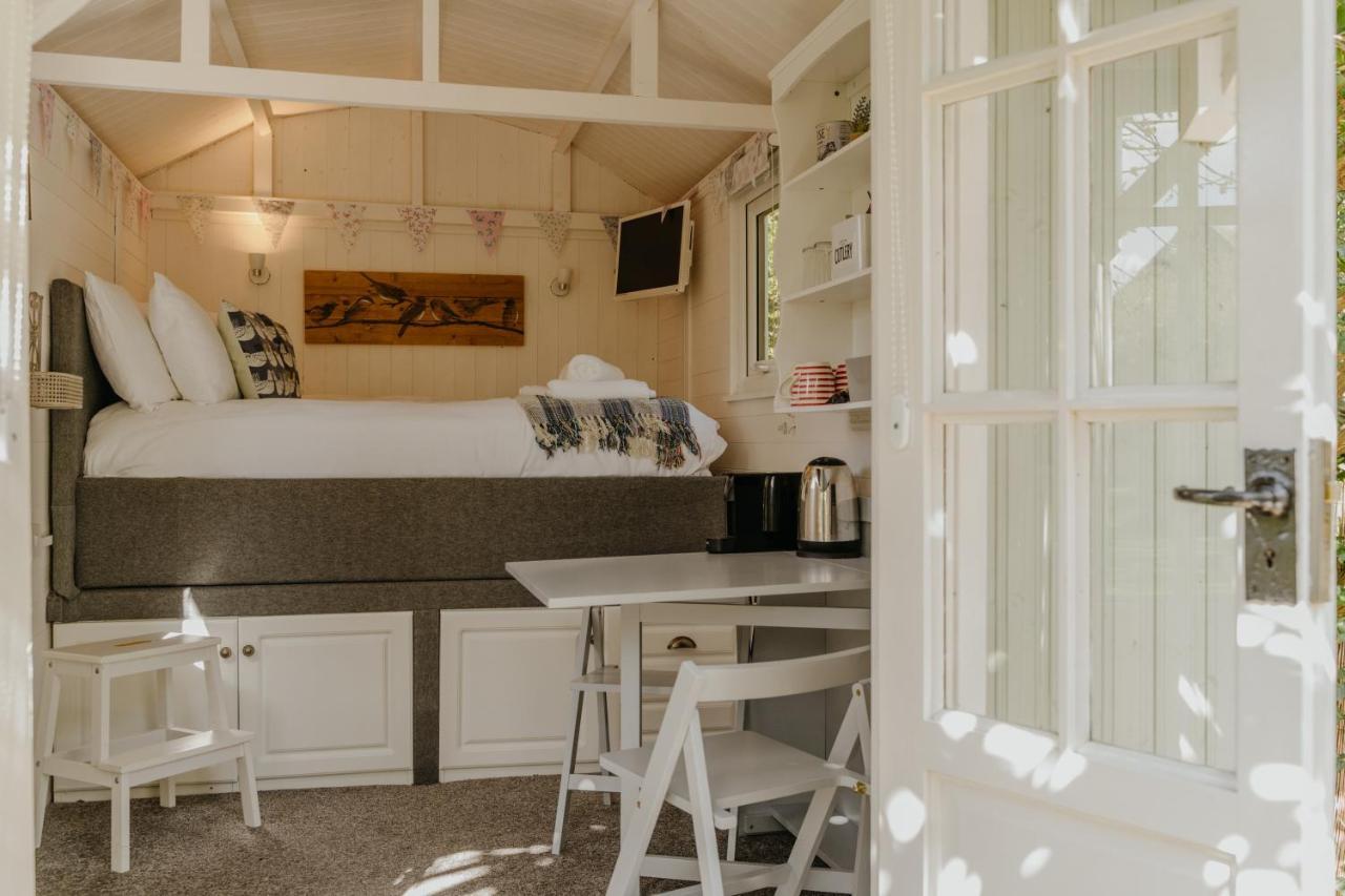 Bed and breakfast Little England Retreats - Cottage, Yurt And Shepherd Huts Othery
