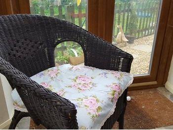 Little England Retreats - Cottage, Yurt And Shepherd Huts 2*