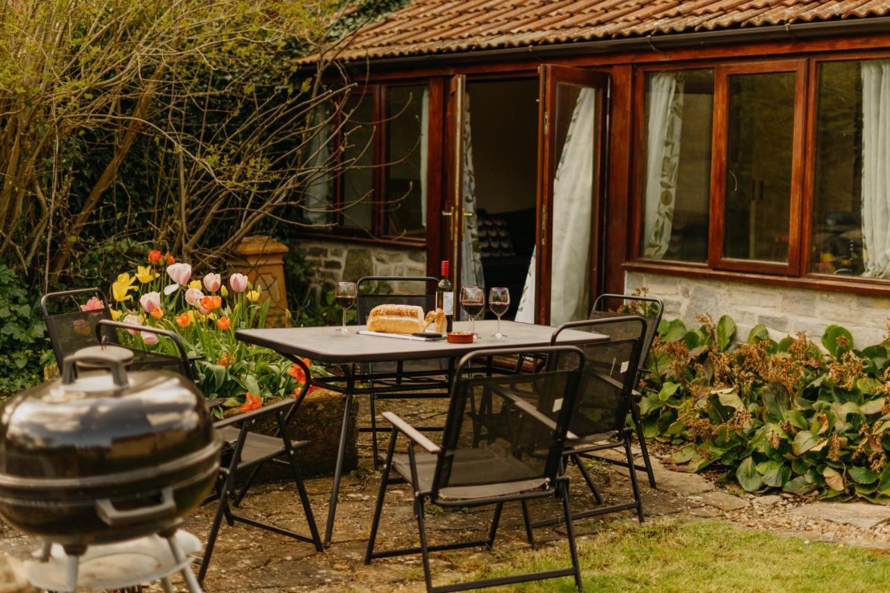 Little England Retreats - Cottage, Yurt And Shepherd Huts 2* Othery